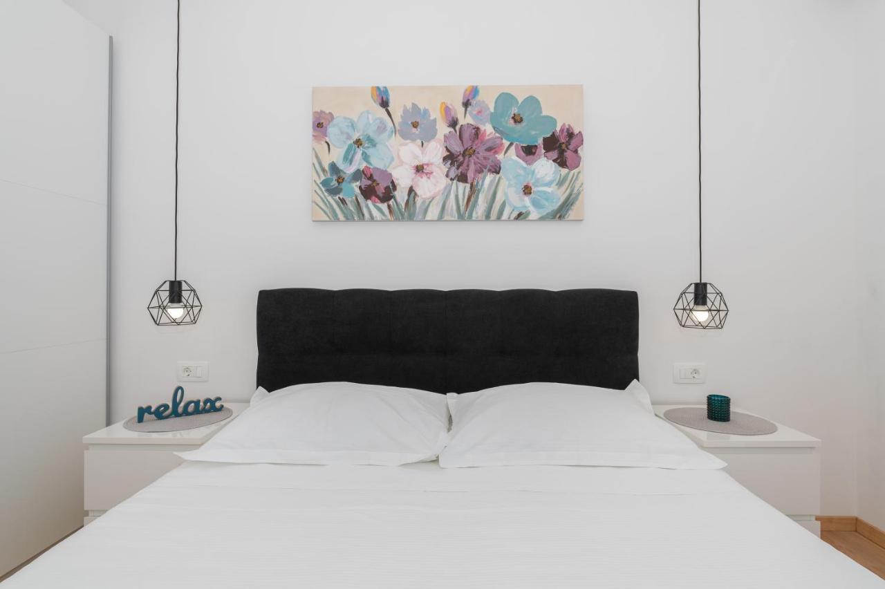 Apartmani Sani มาคาร์สกา ภายนอก รูปภาพ