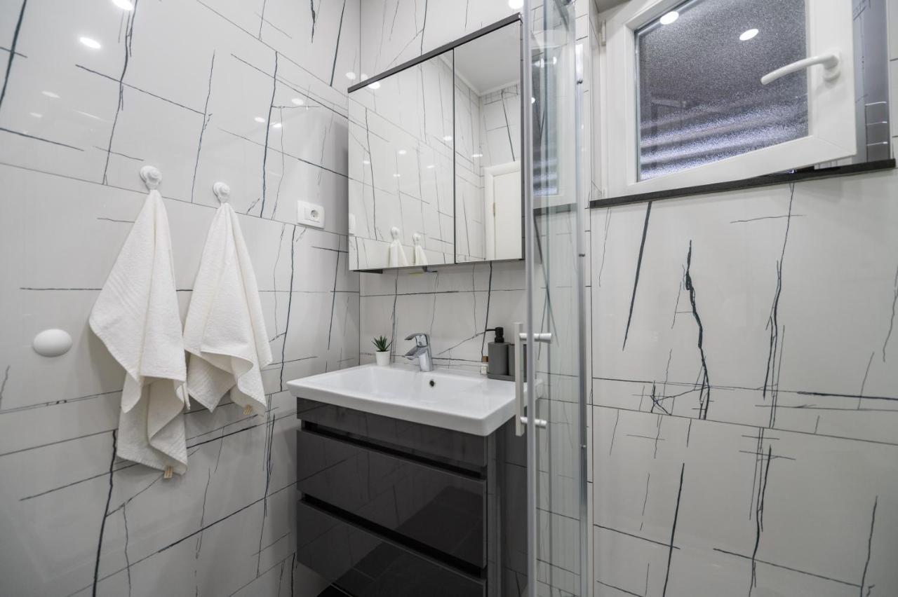 Apartmani Sani มาคาร์สกา ภายนอก รูปภาพ