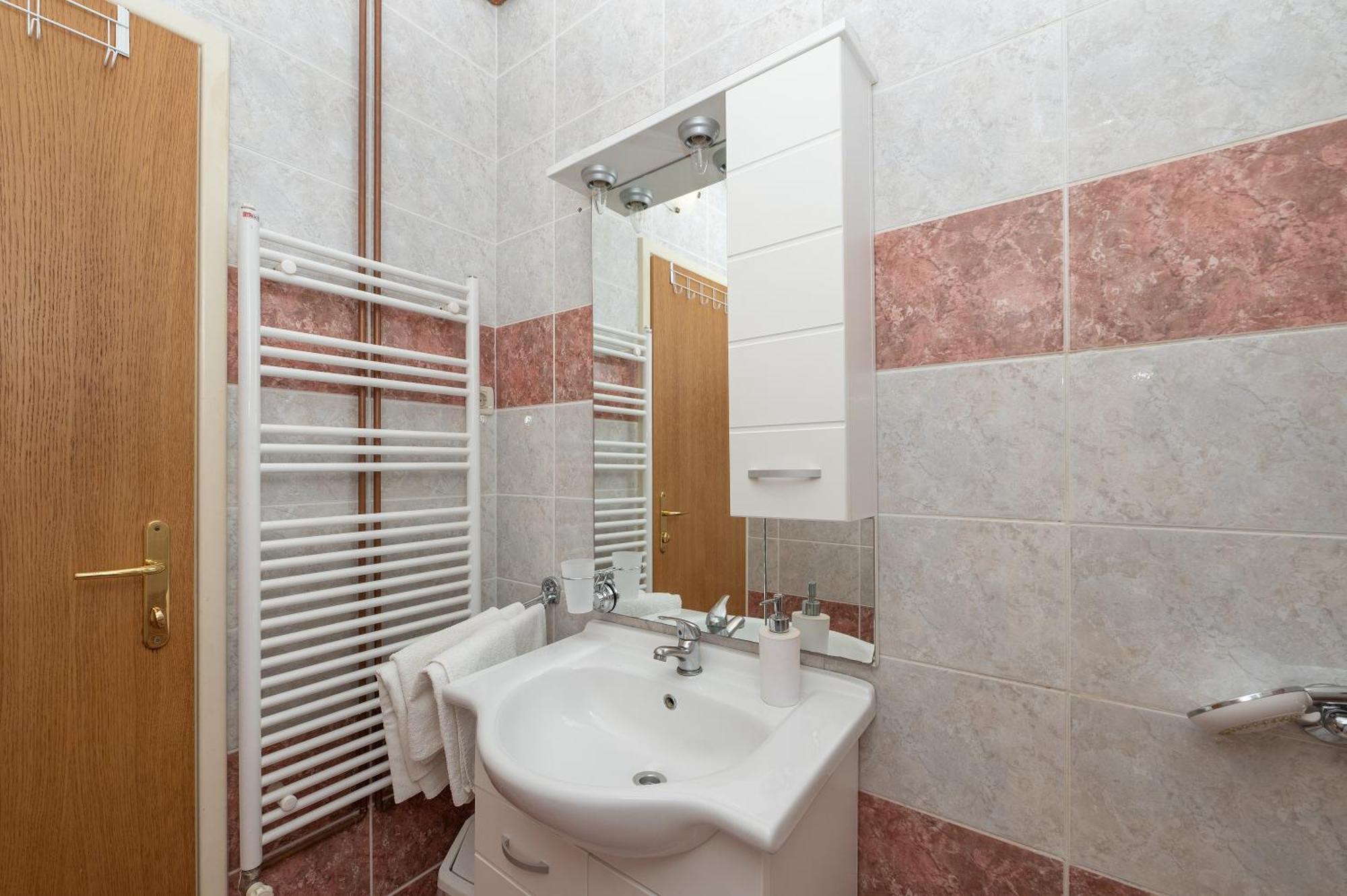 Apartmani Sani มาคาร์สกา ภายนอก รูปภาพ