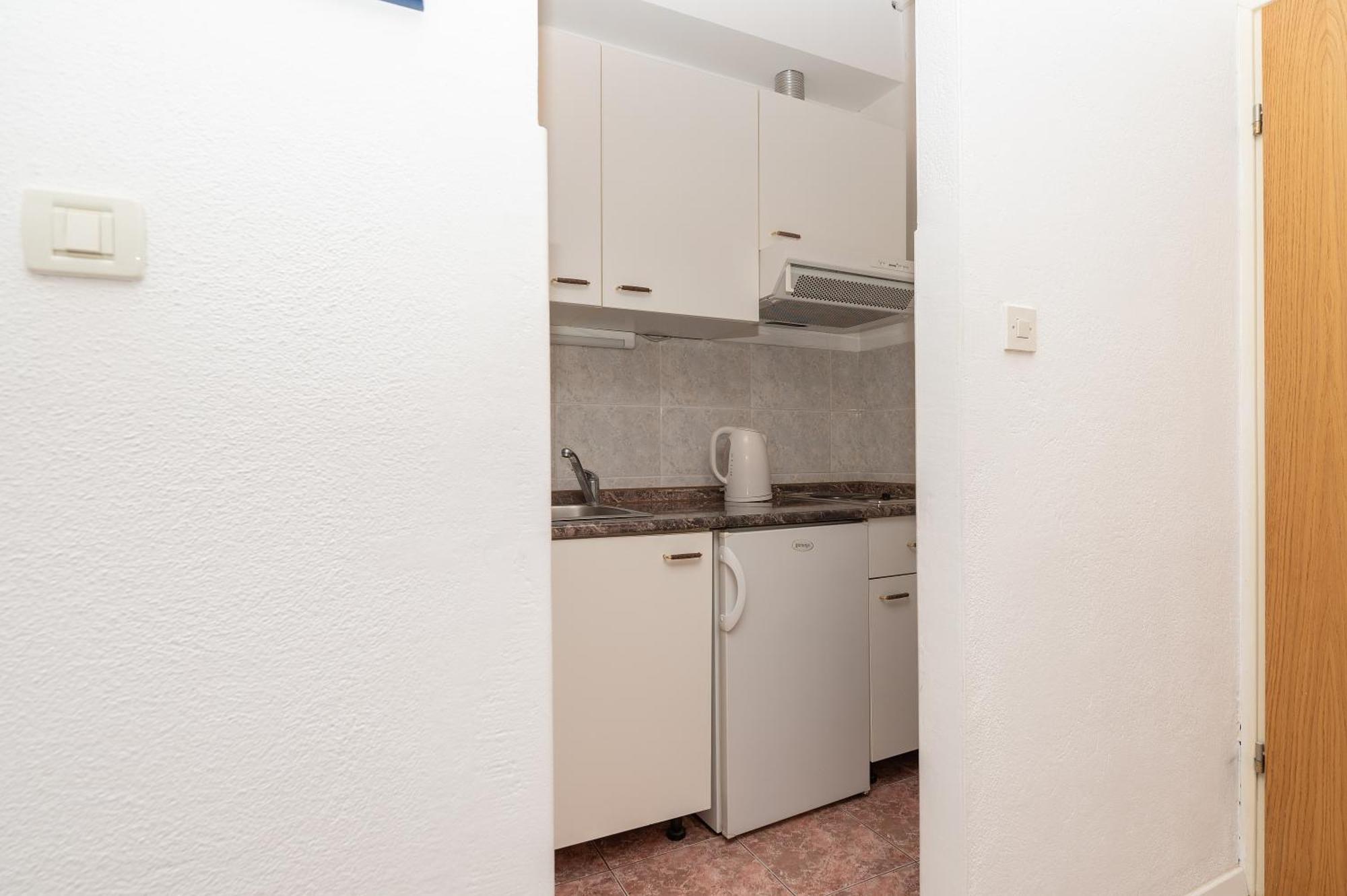 Apartmani Sani มาคาร์สกา ภายนอก รูปภาพ