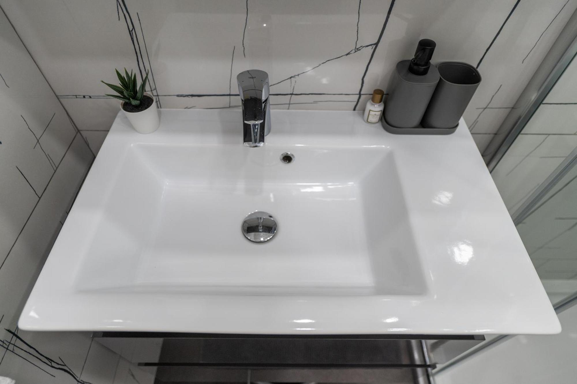 Apartmani Sani มาคาร์สกา ภายนอก รูปภาพ